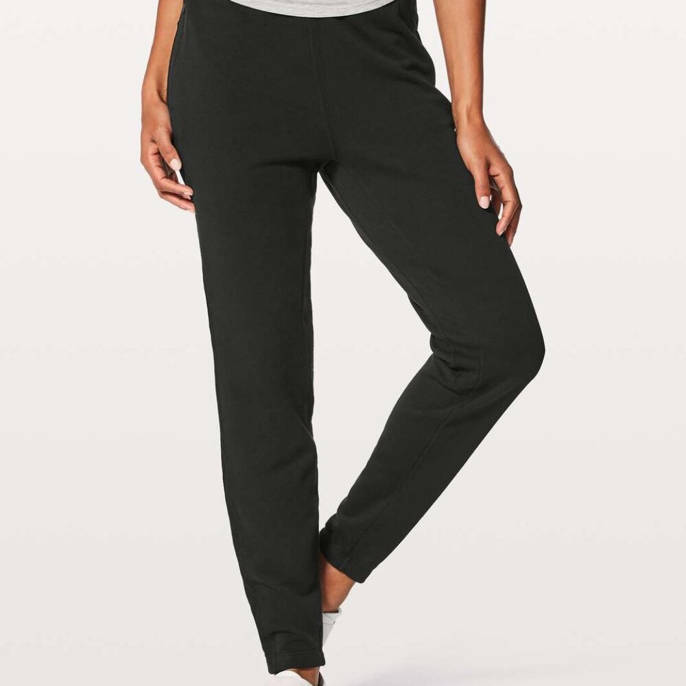 Lululemon Free To Roam Jogger size 6